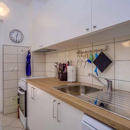 Lägenhet In 14834 *