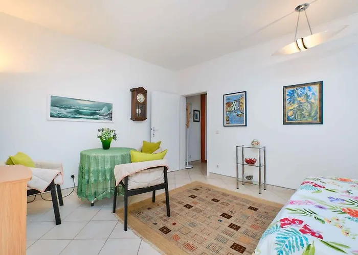 In 14834 Apartament